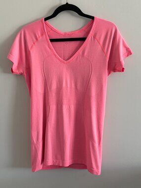 Lululemon Run: Swiftly Tech V Neck Pow Pink Light Size 10